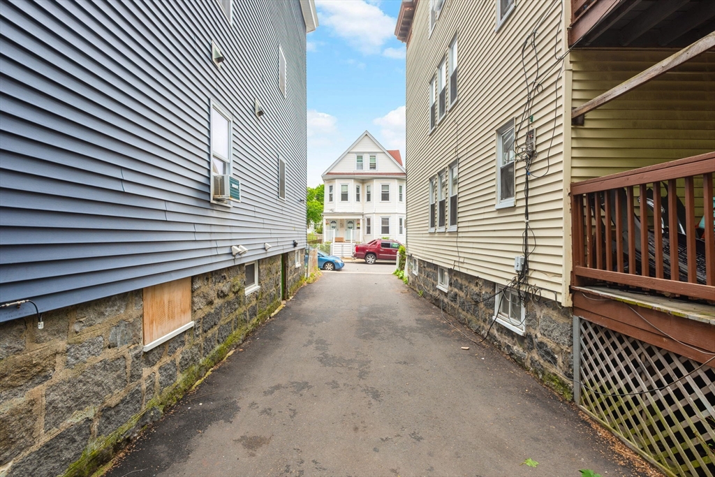 31 Corona St