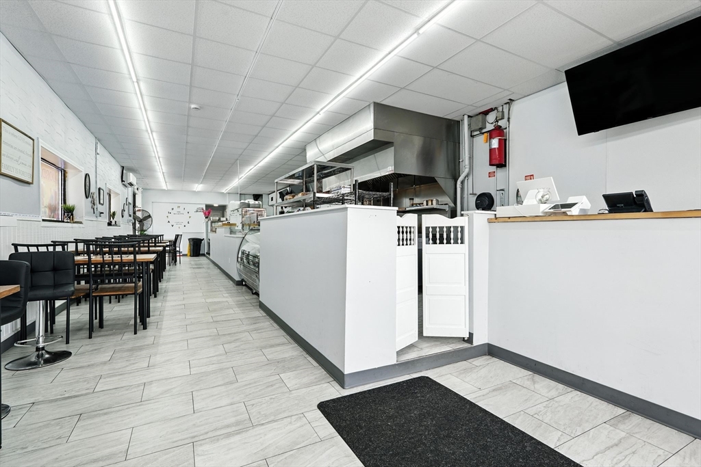 1003 Saint James Ave