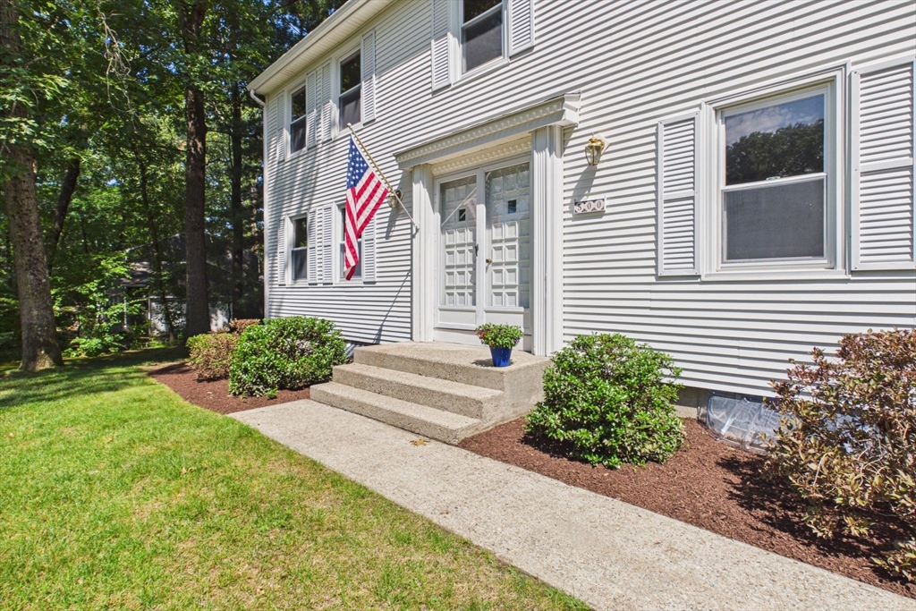 500 Inverness Ln