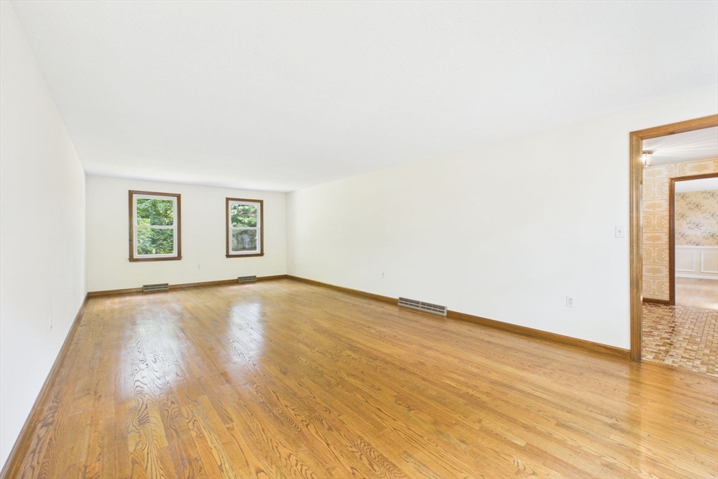 500 Inverness Ln