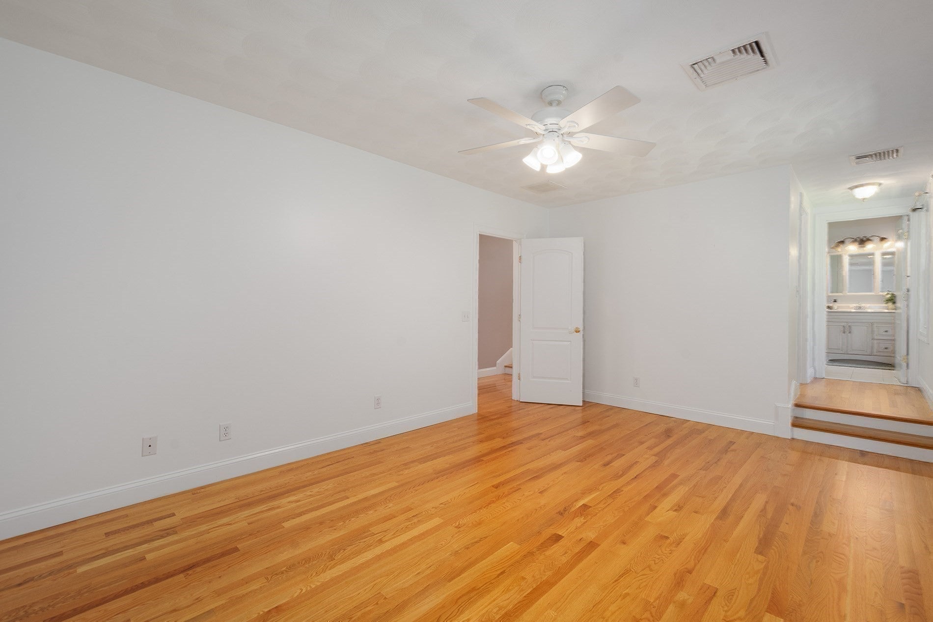 143 Sayles Hill Rd, North Smithfield, RI, 143 Sayles Hill Rd, North Smithfield, RI Photo #20