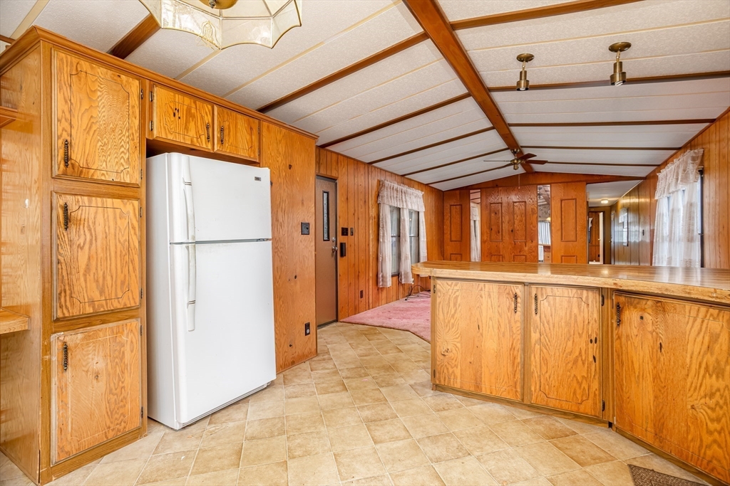 556 Central Street 39