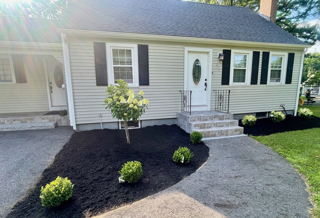 214 Mechanic St
