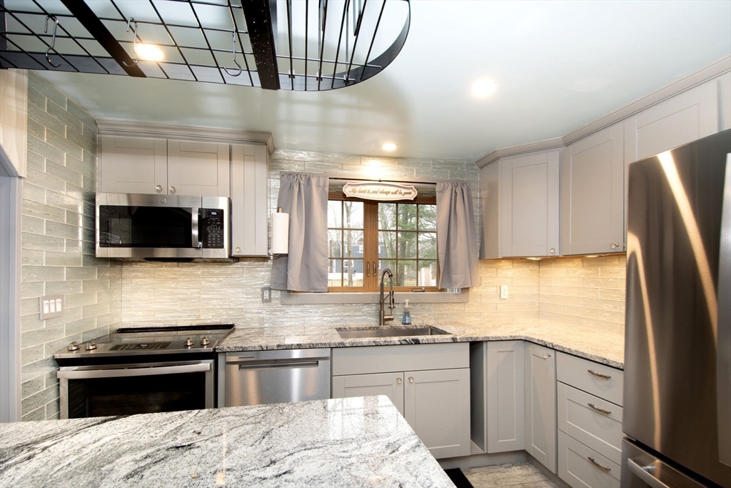 214 Mechanic St