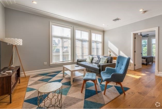 1467 Tremont St #403, Boston, MA Photo #1