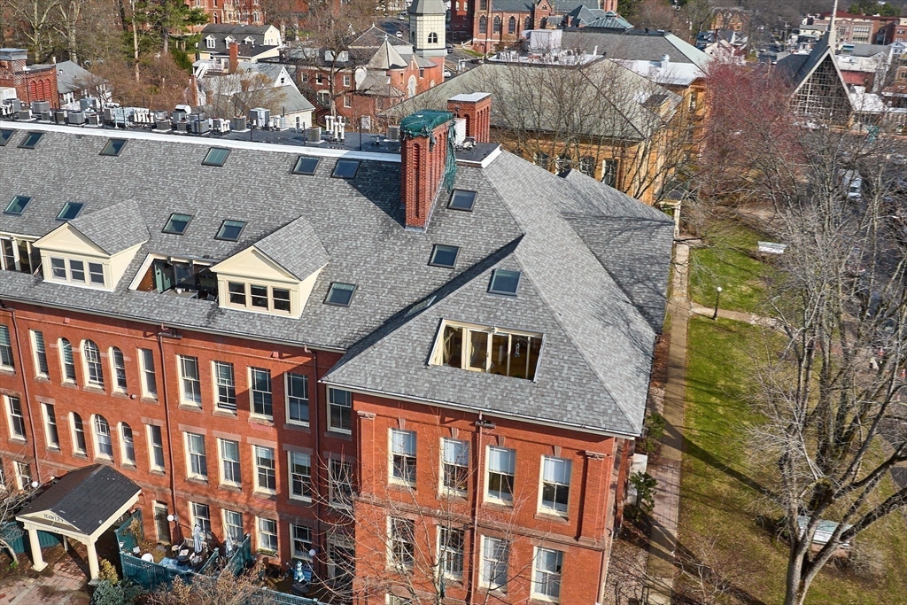 35 New South Street 409