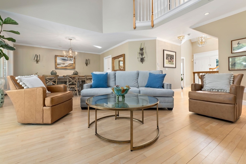 32 Southpoint Ln