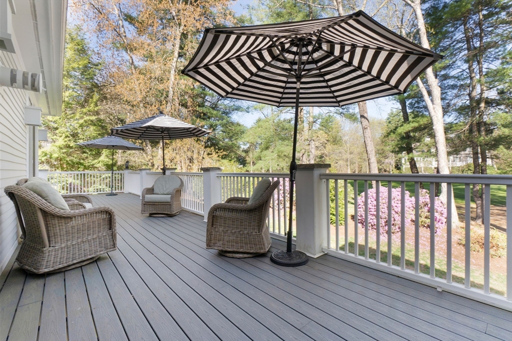 32 Southpoint Ln