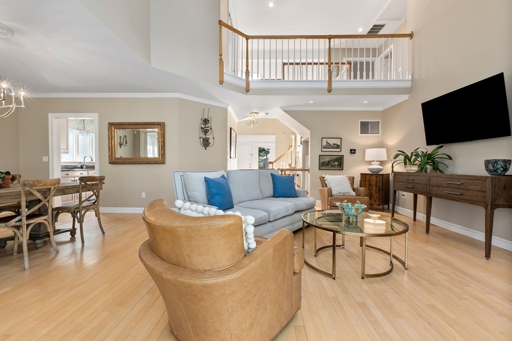 32 Southpoint Ln