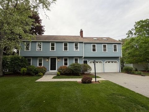 Photo of 130 Pleasant St, Northborough, MA 01532 (MLS # 73522921)