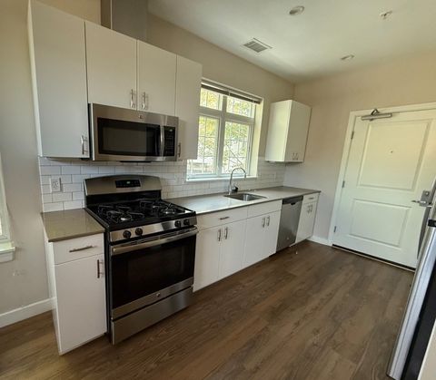 Photo of 11 Alder St #4-2D, Waltham, MA 02452 (MLS # 73527044)