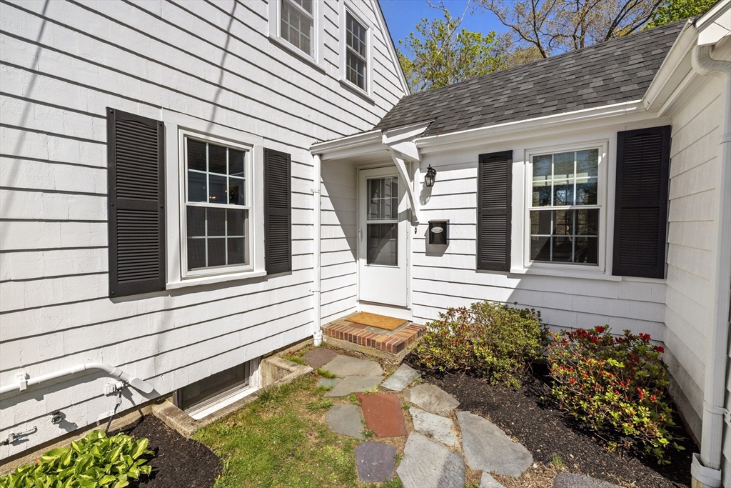 95 Homestead Ave