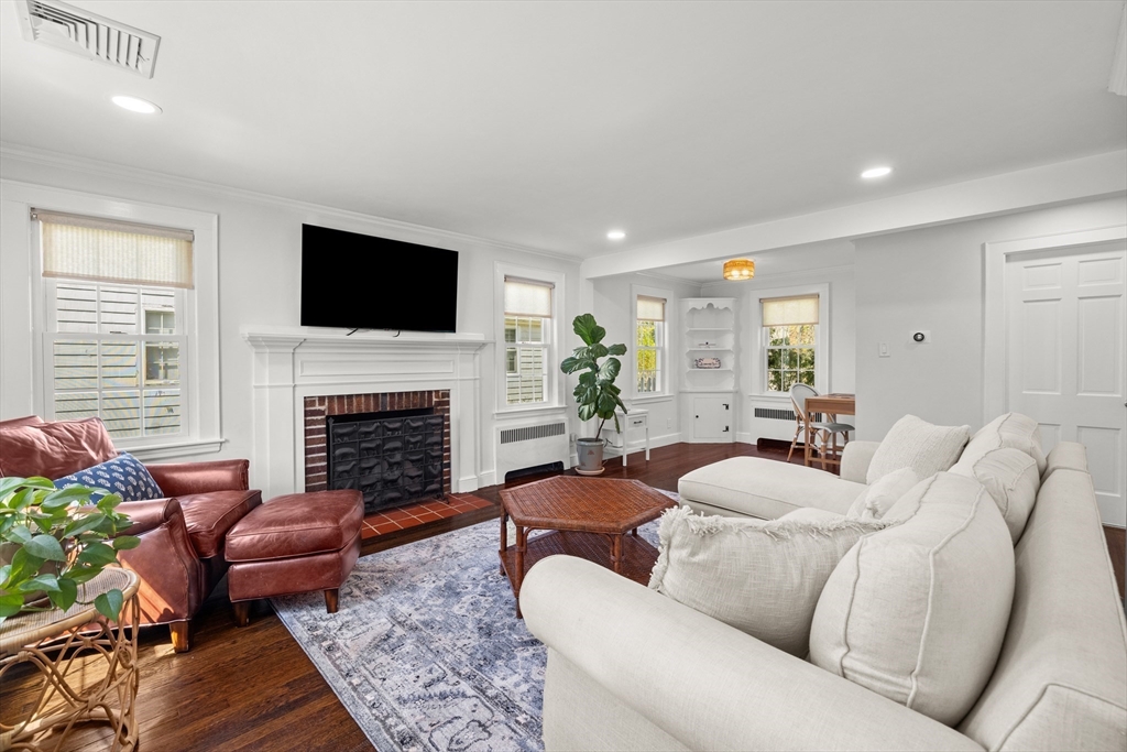 95 Homestead Ave