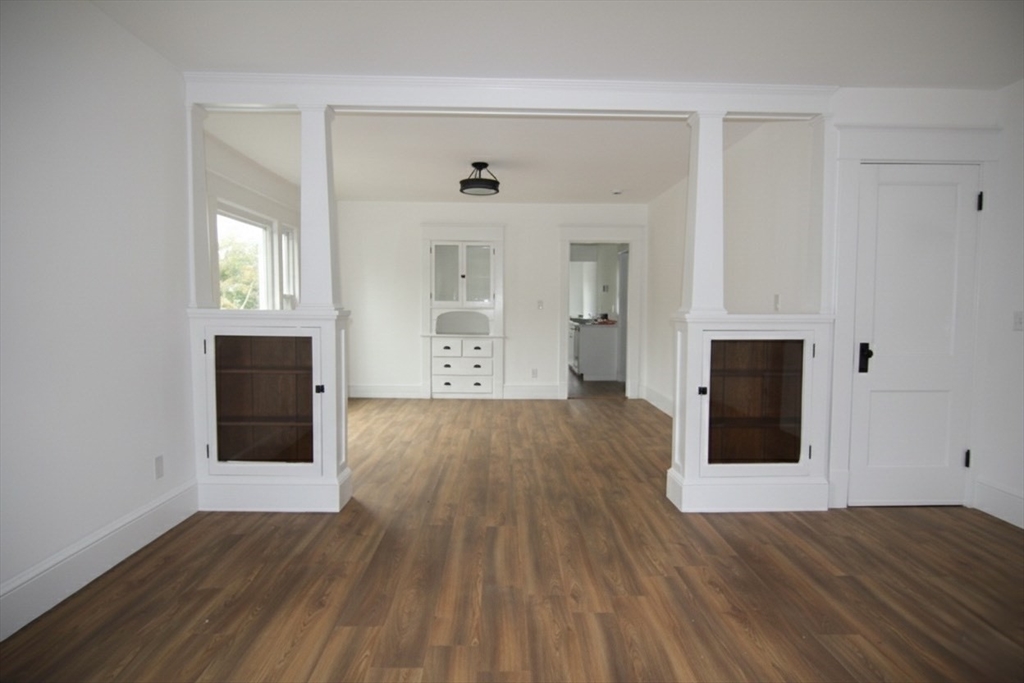 1083-1085 Sumner Ave