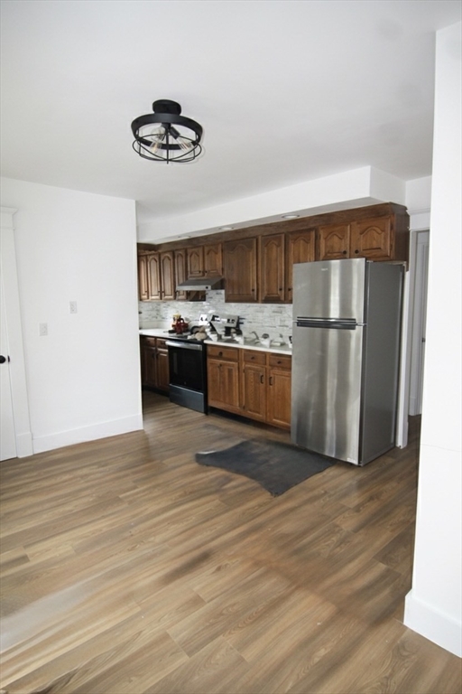 1083-1085 Sumner Ave