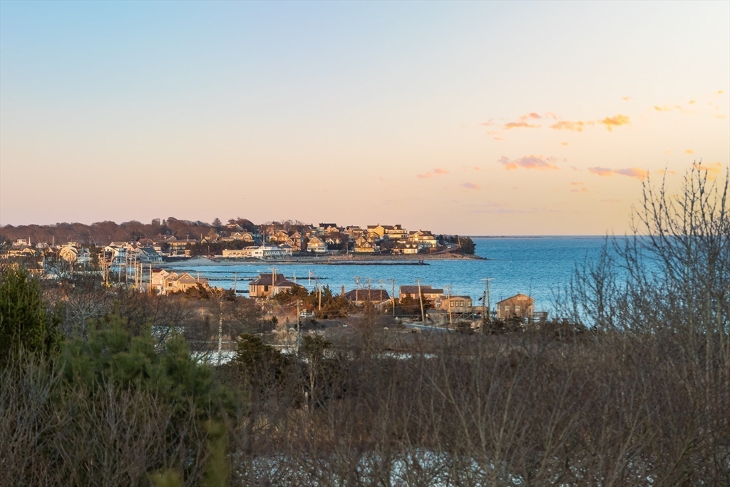 87 Oyster Pond Rd