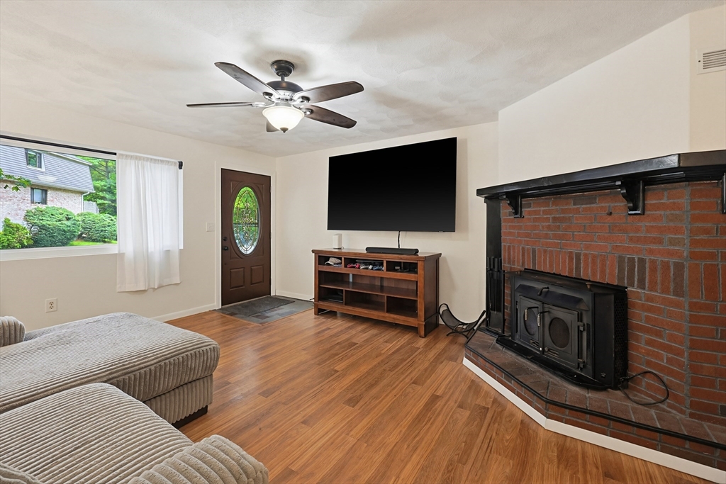 123 Farrwood Dr #123, Haverhill, MA, 123 Farrwood Dr #123, Haverhill, MA Photo #6