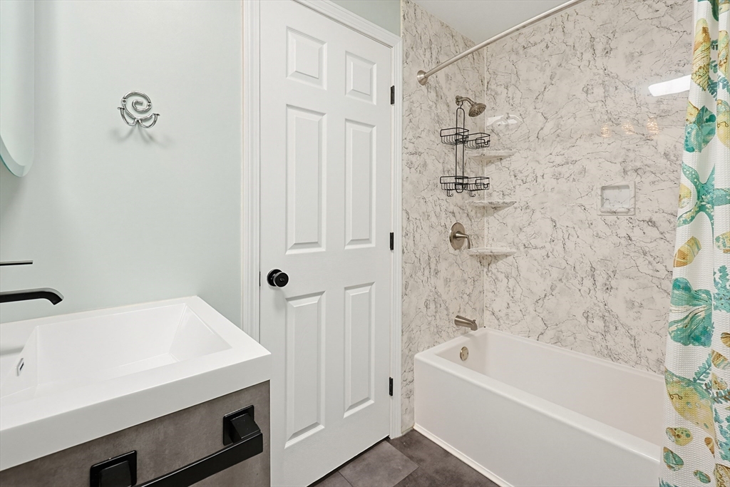 123 Farrwood Dr #123, Haverhill, MA, 123 Farrwood Dr #123, Haverhill, MA Photo #12