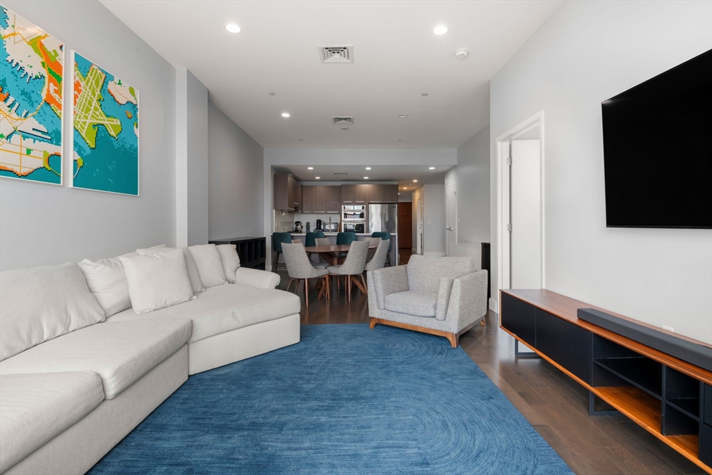 150 Dorchester Ave 611