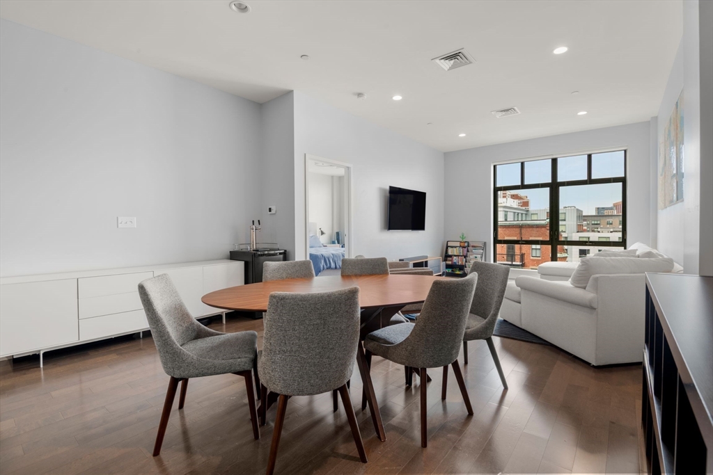 150 Dorchester Ave 611