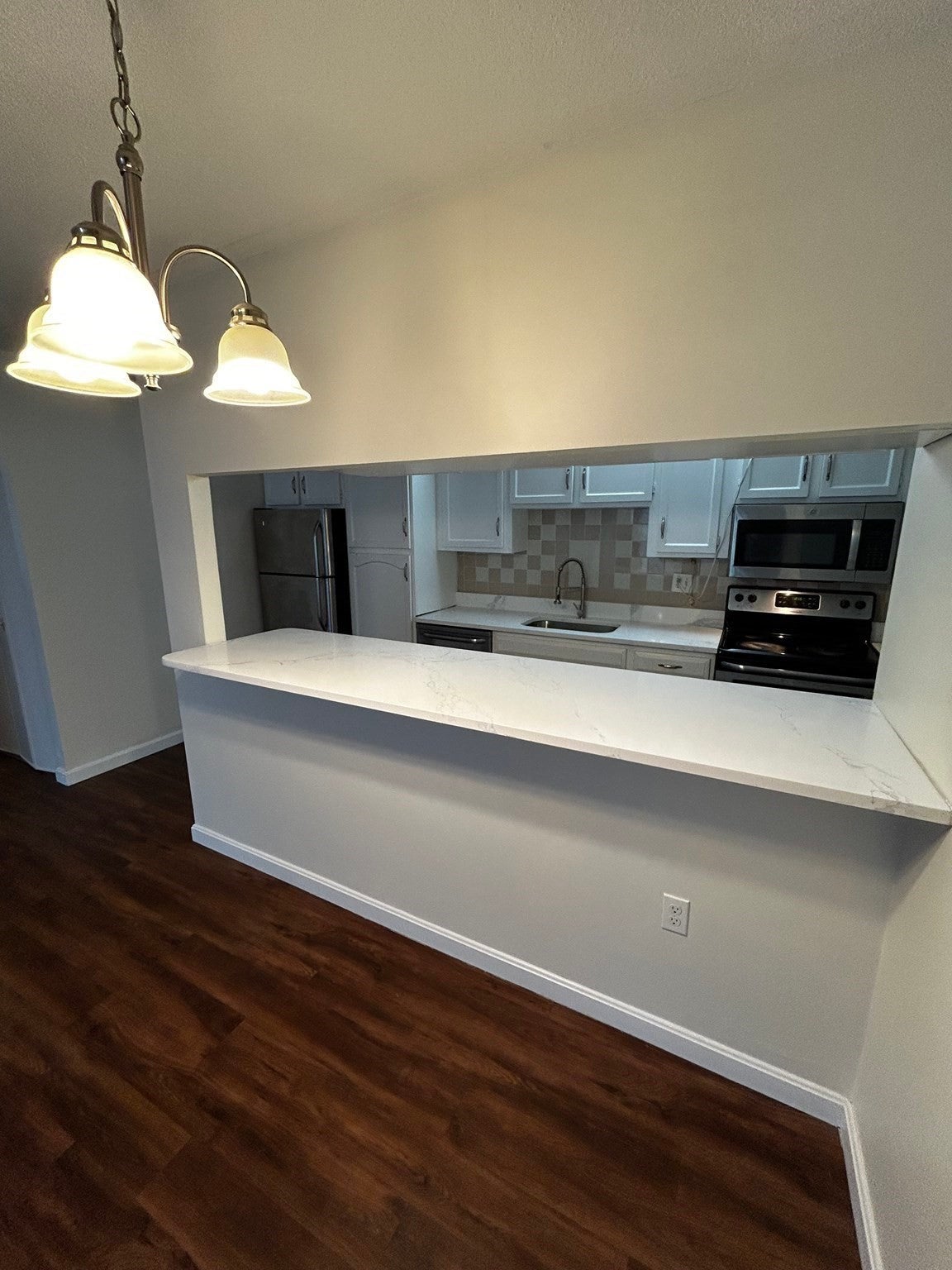 Photo of 25 Skyline Dr, Braintree, MA