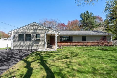 11 Sunset Road Maynard MA 01754
