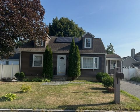 10 Albermarle St Methuen MA 01844
