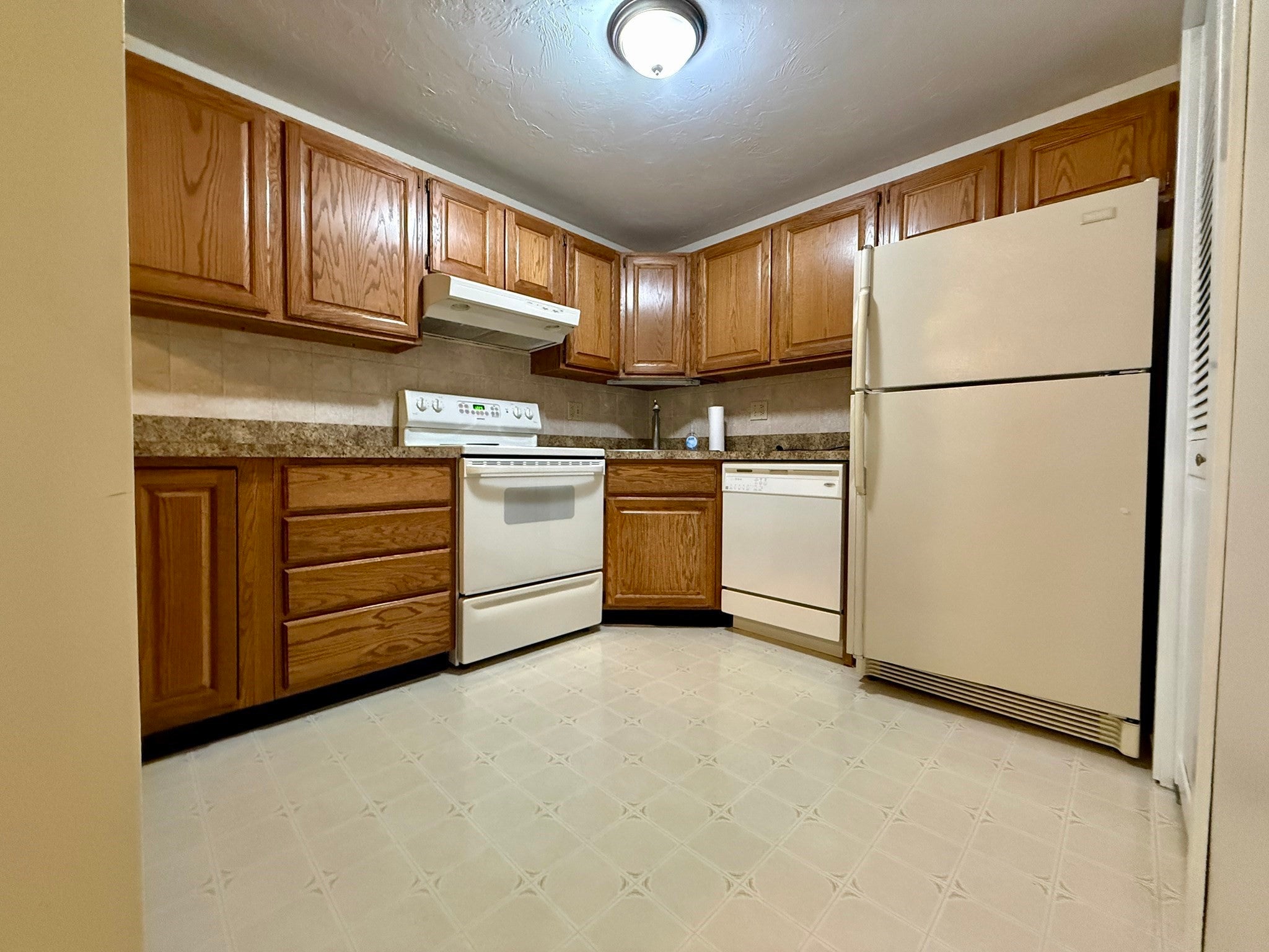 7 Victoria Drive #1, Auburn, MA, 7 Victoria Drive #1, Auburn, MA Photo #5