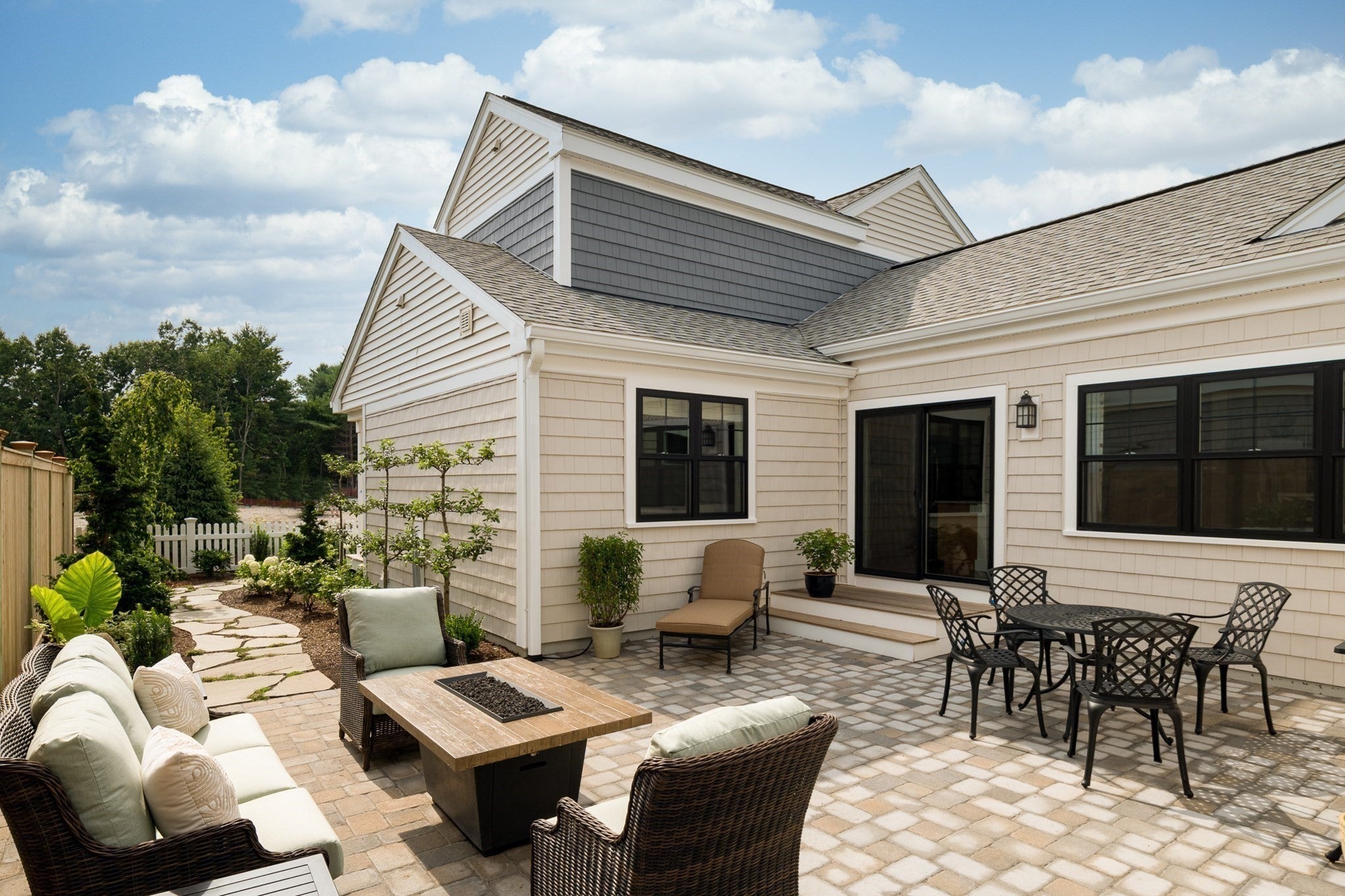 16 Firefly Point