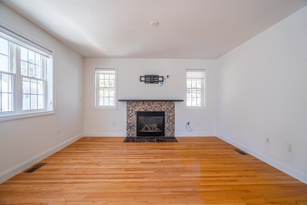 5 Lowther Place, Nashua, NH Photo #11