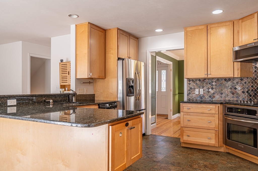 5 Lowther Place, Nashua, NH Photo #2