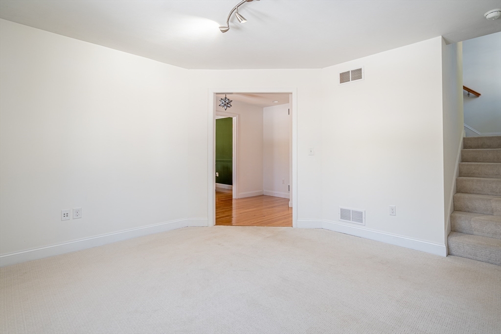 5 Lowther Place, Nashua, NH Photo #7