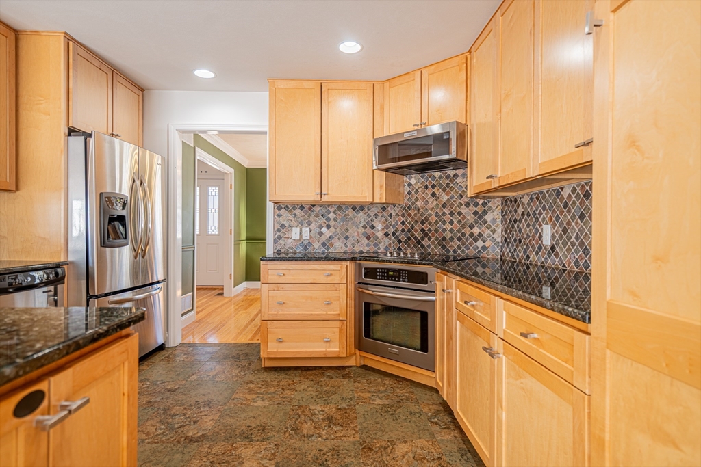 5 Lowther Place, Nashua, NH Photo #3