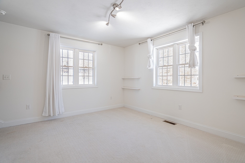 5 Lowther Place, Nashua, NH Photo #29