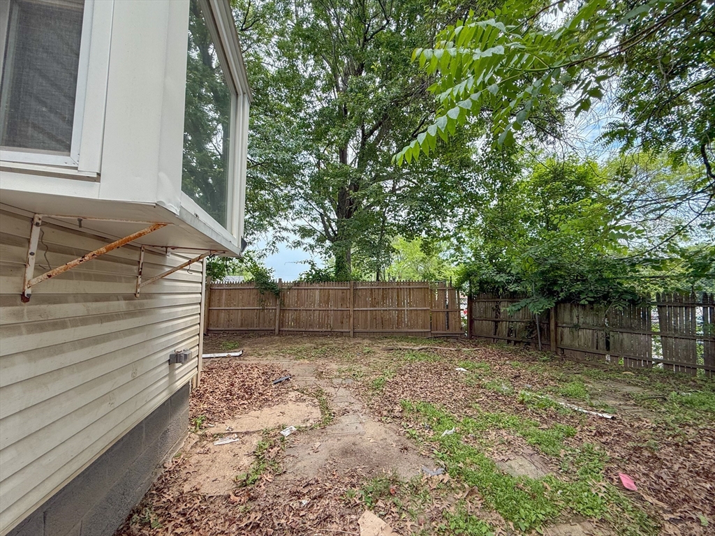 23 Eldert St