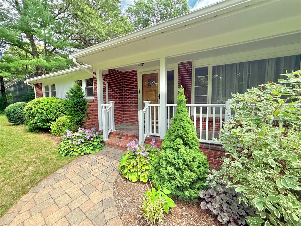 147 Mill St, Westwood, MA, 147 Mill St, Westwood, MA Photo #4