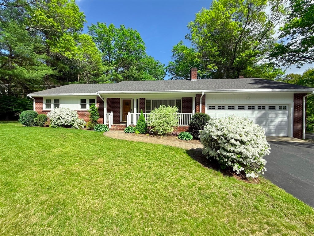 Photo of 147 Mill St, Westwood, MA