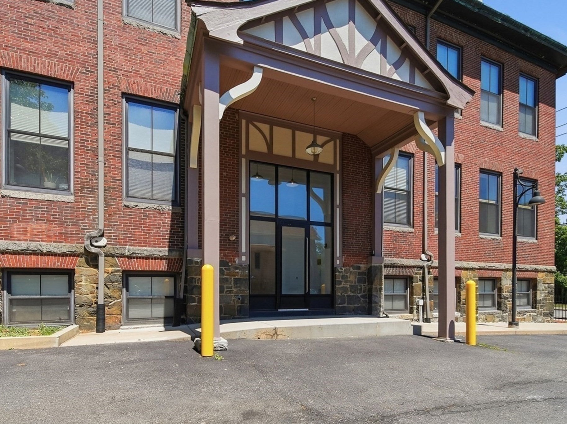 220 Spencer Ave 104