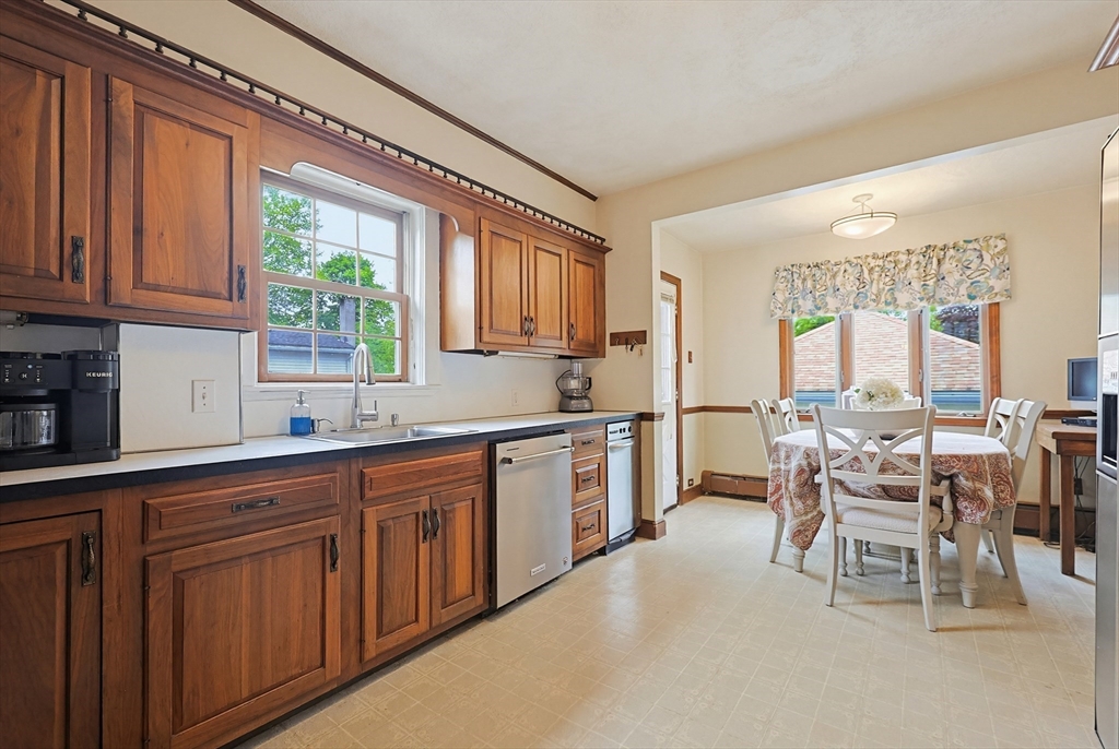 625 Canton Ave, Milton, MA Photo #8