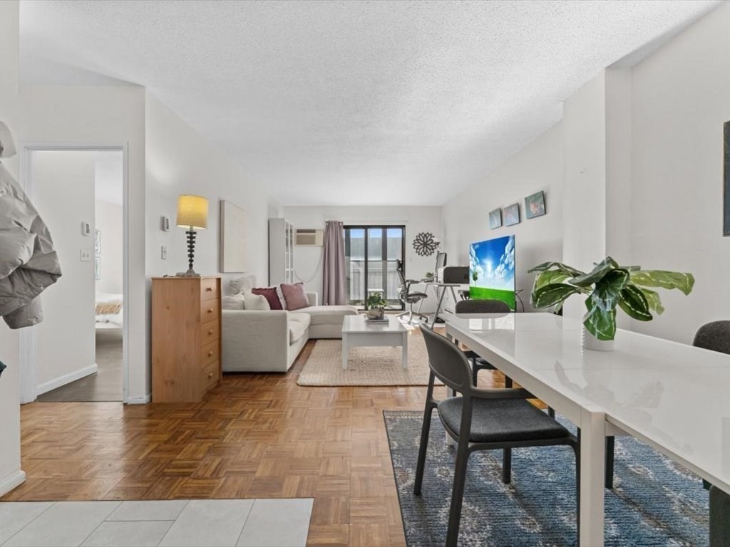 2353 Massachusetts Ave 44