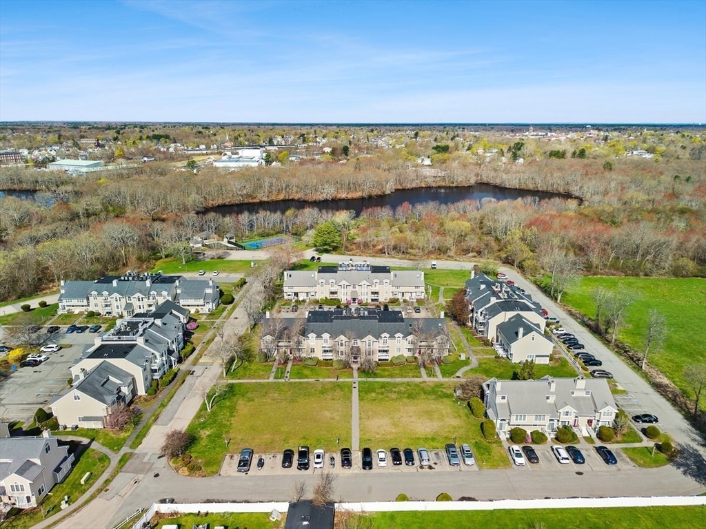 1607 Carriage Ln 1607