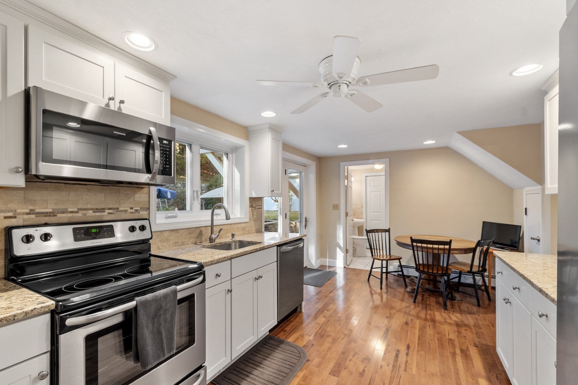 262 Lakeshore Drive, Marlborough, MA Photo #6