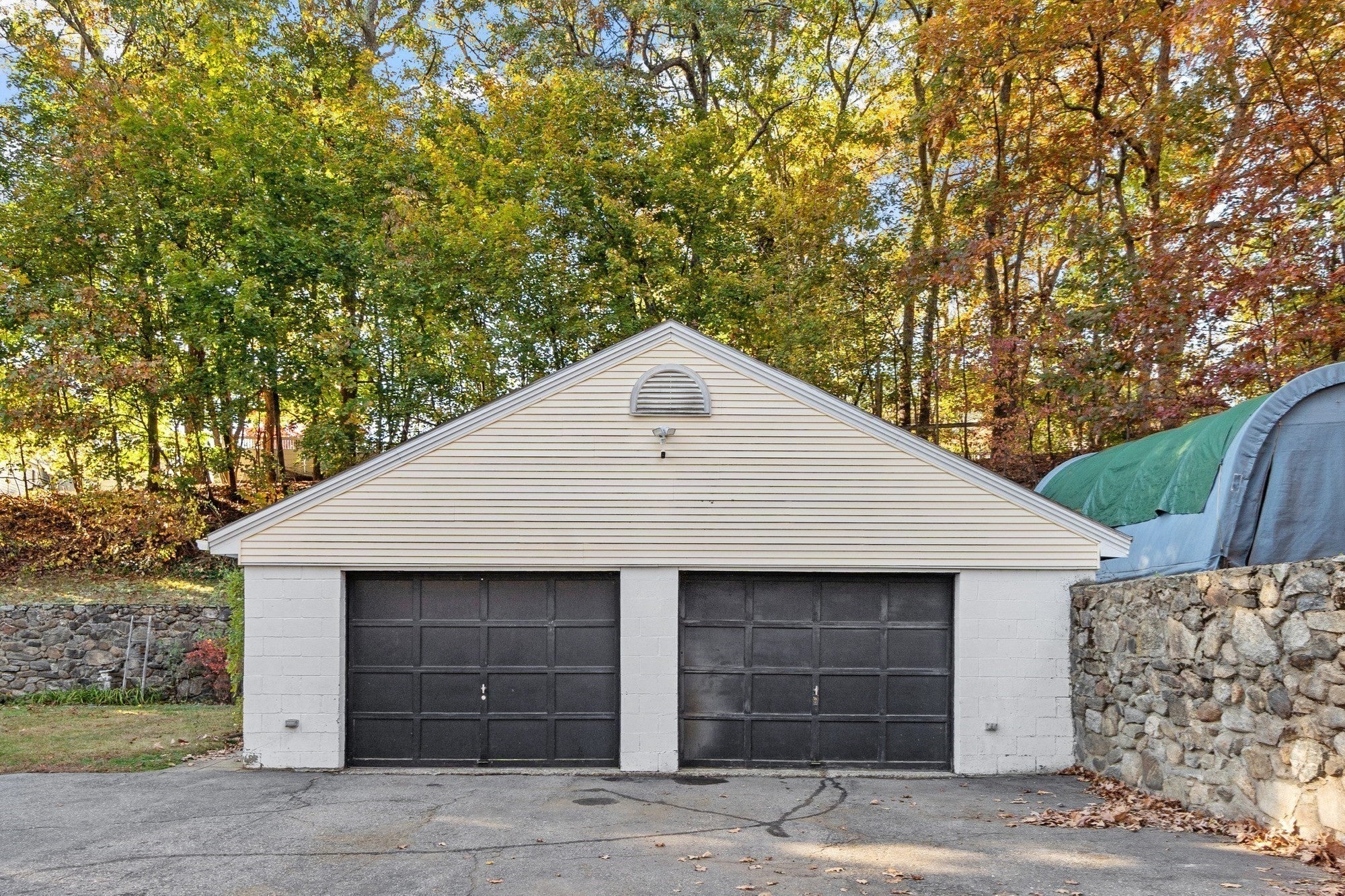 262 Lakeshore Drive