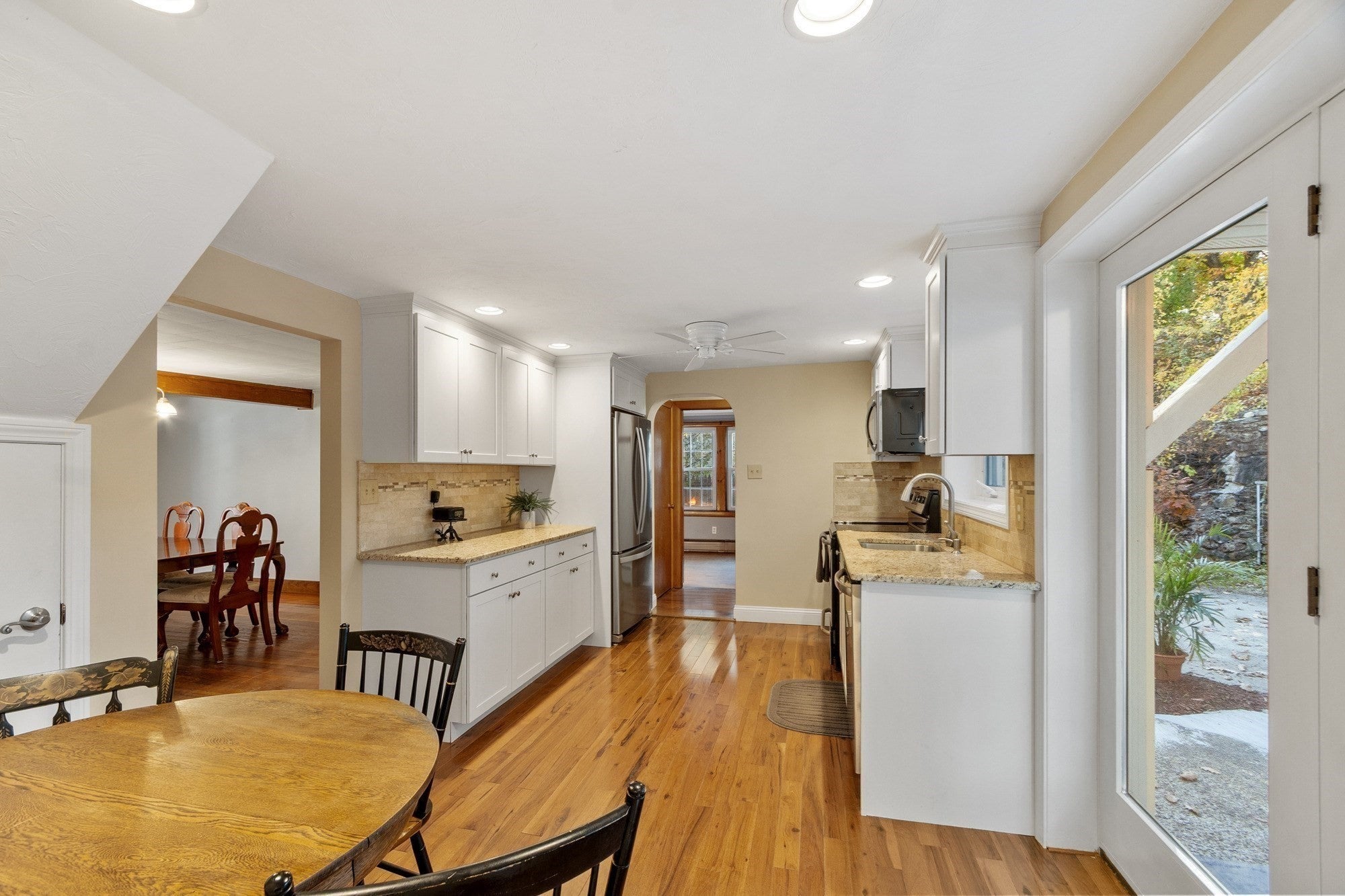 262 Lakeshore Drive, Marlborough, MA Photo #7