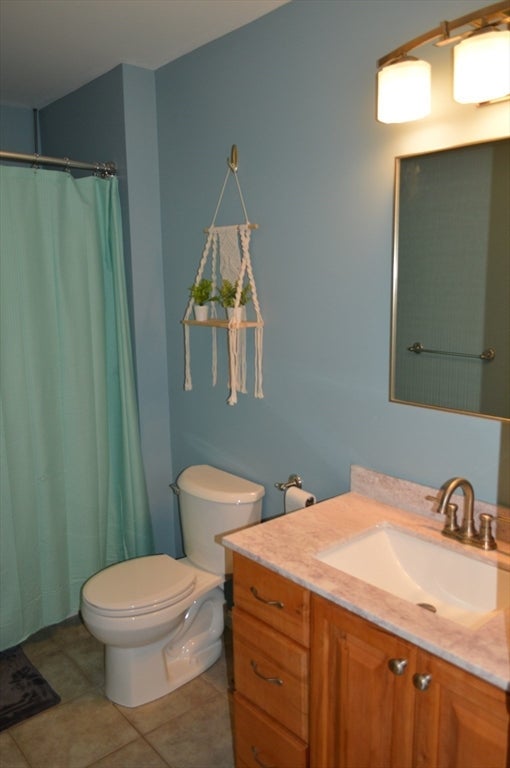 25 Oakes Cir #25, Millbury, MA Photo #8