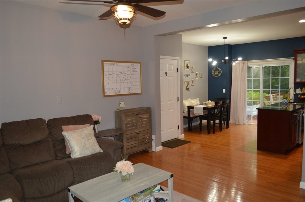 25 Oakes Cir #25, Millbury, MA Photo #5