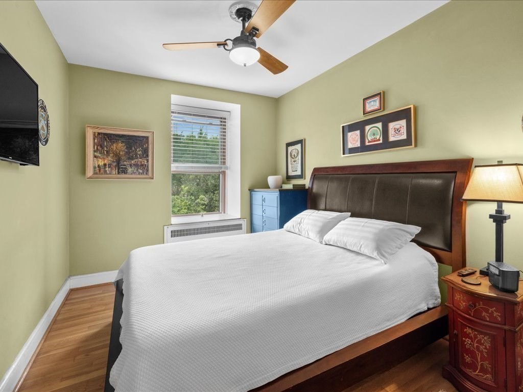 228 Commonwealth Ave 9
