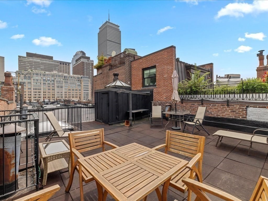 228 Commonwealth Ave 9