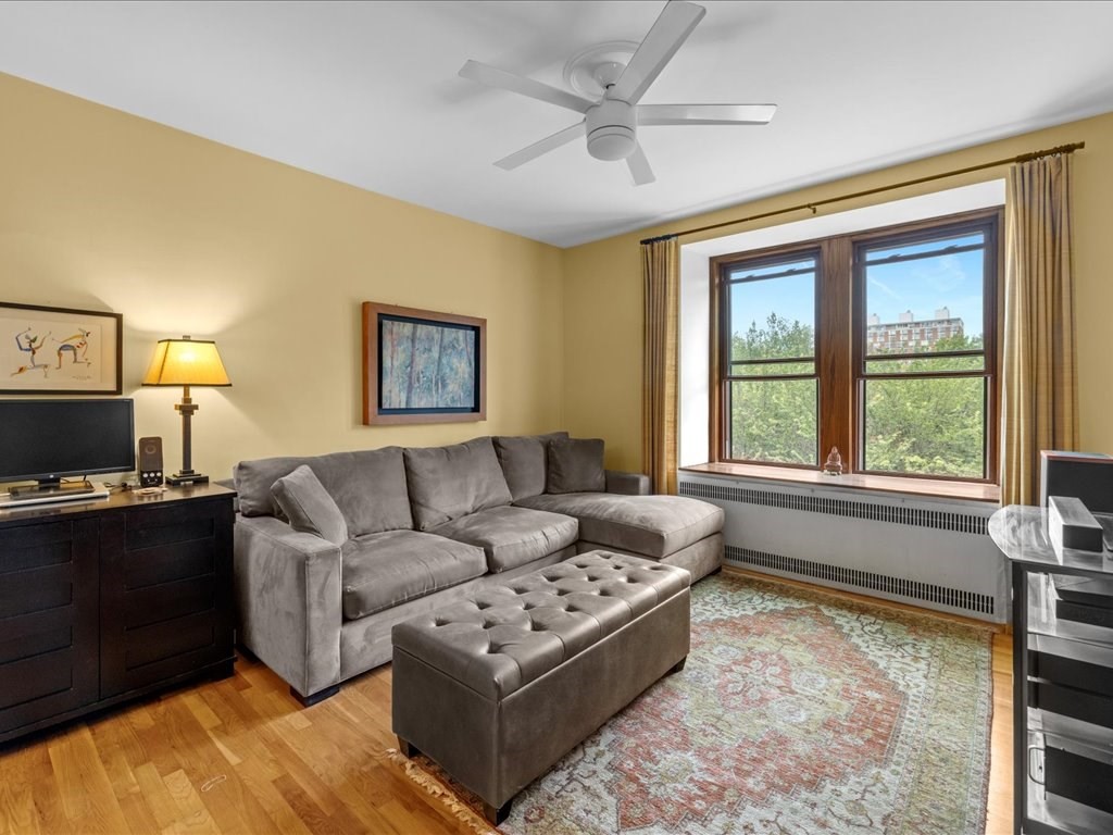 228 Commonwealth Ave 9