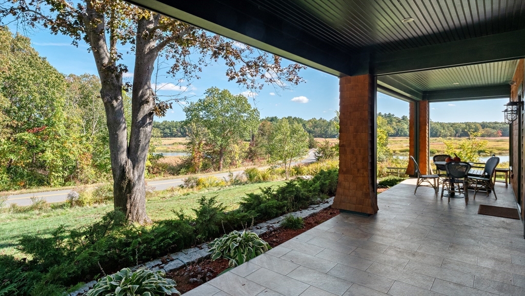 254 Middle Rd
